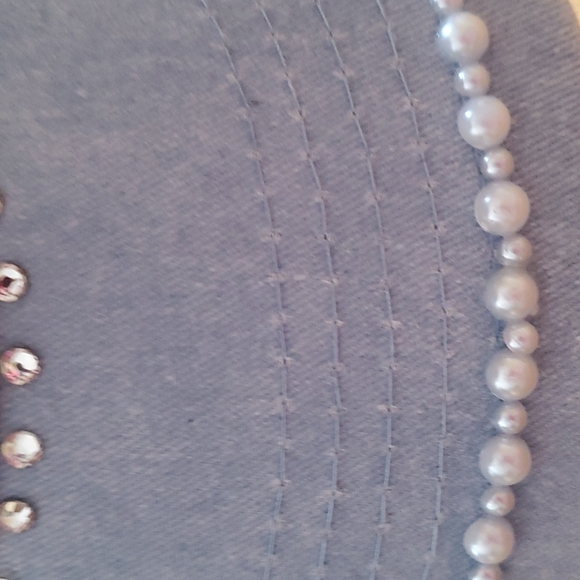 Time and Tru Women’s Cap with Rose - Picture 5 of 8